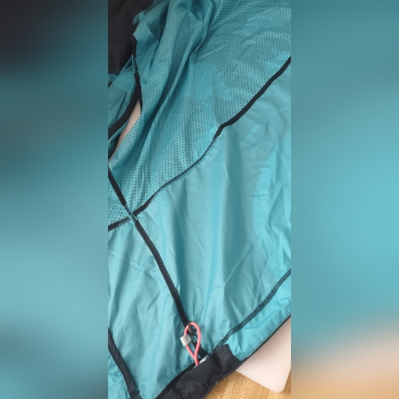 Lululemon Women’s Pack-It Vest Back Spin Stroke Peacock Blue Black Size 10 EUC - Picture 10 of 12